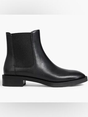 Stuart Weitzman NWOT Sondra Black Leather Chelsea Boots Sz 10.5